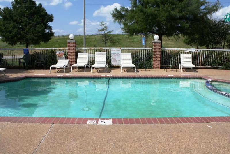 Quality Inn & Suites Fort Worth Ngoại thất bức ảnh